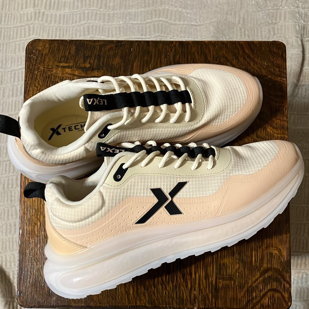 LEXA XTECH, size 9